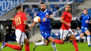 Otamendi envergou braçadeira de capitão: «Tentarei que a equipa funcione da melhor forma»