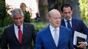 Luís Filipe Vieira nega 'apoio' de Pinto da Costa nas eleições: «Se alguém me critica bastante é ele»