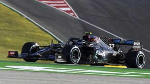 Valtteri Bottas foi o mais rápido na segunda sessão de treinos livres em Portimão