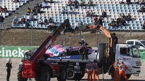 Fórmula 1 'aqueceu' Portimão com público nas bancadas: foi assim o primeiro dia do GP Portugal