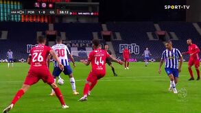 Denis trava penálti de Uribe e mantém Gil Vicente 'vivo' no Dragão