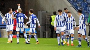 Real Sociedad goleia Huesca e mantém liderança da liga espanhola