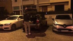 O momento em que a urna de votos é levada de uma Casa do Benfica