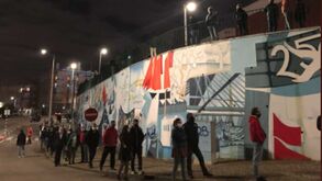 O fenómeno Casa do Benfica do Seixal: 'invasão' oriunda da Margem Norte provocou enchente