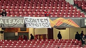 «Contem os votos»: a polémica tarja que se viu no Estádio da Luz