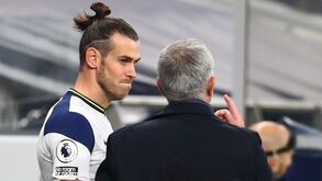 Mourinho defende Bale: «Passa-se o mesmo com Ronaldo e Messi»
