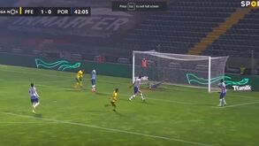 Defesa do FC Porto completamente perdida e o Paços de Ferreira a marcar novamente