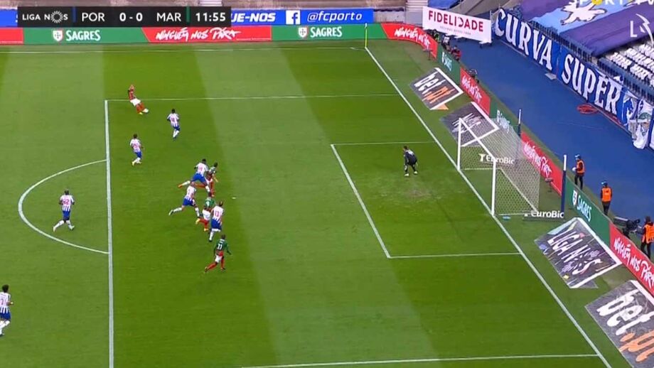 O golo anulado ao Marítimo no Dragão por 9 centímetros