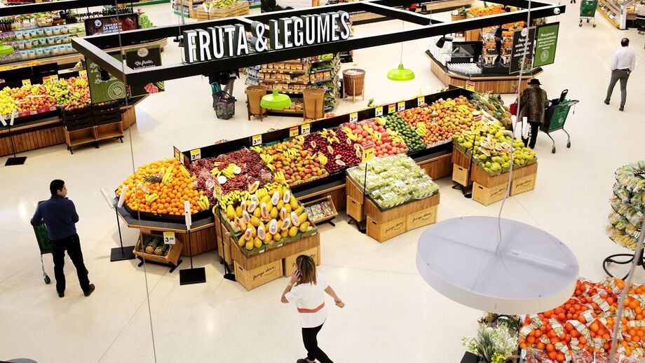 pessoas compras comércio lojas