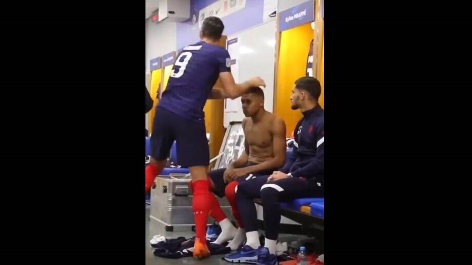 Giroud despenteou Mbappé após o França-Portugal e o extremo reagiu assim