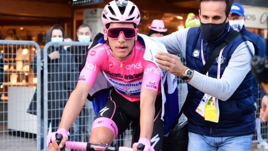 João Almeida supera duro teste e segue de rosa antes da etapa rainha do Giro