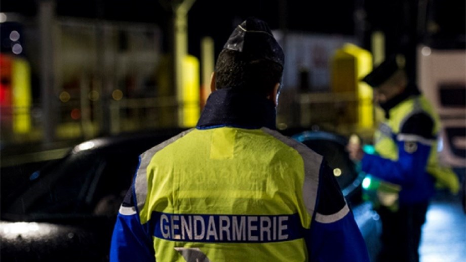 Mulher e marido em excesso de velocidade… na mesma estrada 