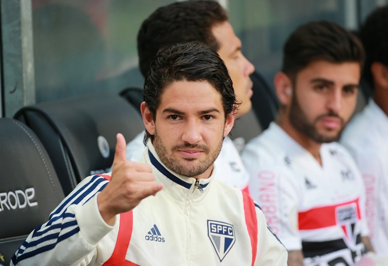 Alexandre Pato (delantero, 31 años), último club: São Paulo