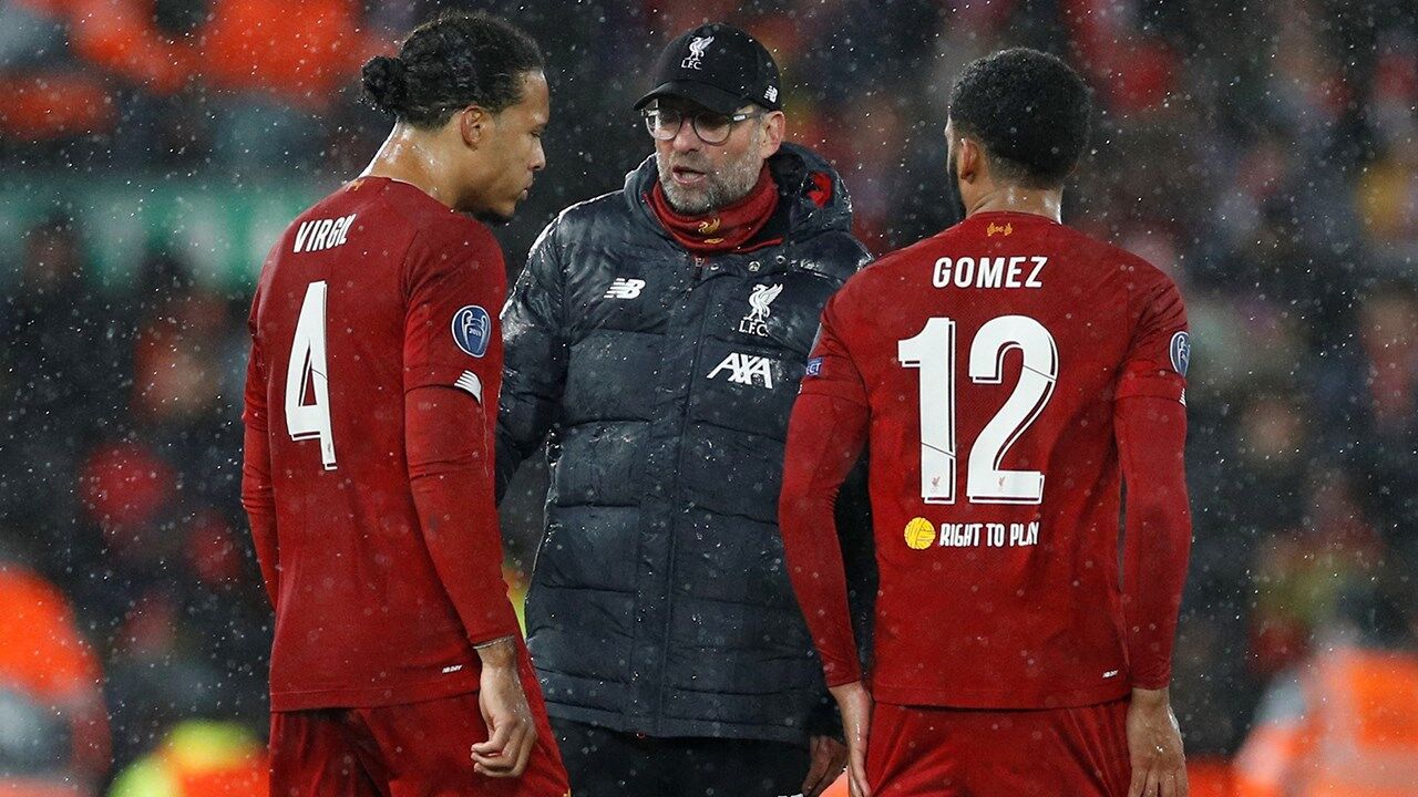 Klopp tem de encontrar alternativas a Van Dijk e Joe Gomez