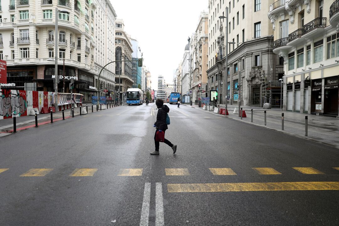 Ruas de Madrid desertas durante pandemia de coronavírus