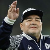 Maradona foi internado e a filha 'atira-se' aos que rodeiam o antigo craque: «Chupa-sangue»