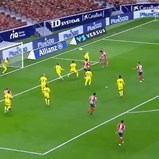 João Félix colocou o Atlético Madrid a vencer o Cadiz com este golo de cabeça