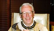 3 - Charles Schulz (falecido em 2000), 27,7M€