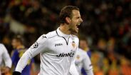 9. Roberto Soldado (0.70 golos por jogo - 16 golos em 23 jogos).