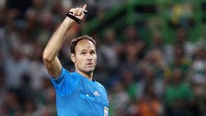 Árbitro espanhol Mateu Lahoz nomeado para o FC Porto-Marselha