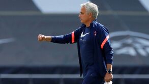 Mourinho e o polémico golo do Brighton: «O árbitro devia ir à conferência e explicar-se»