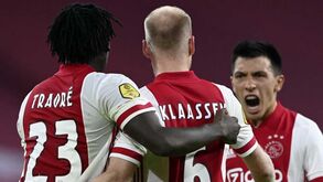 Ajax tem 11 futebolistas infetados com Covid-19 e vai jogar a Champions desfalcado