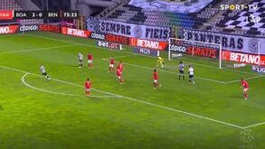 Remate espectacular de Yanis Hamache para o 3-0 do Boavista sobre o Benfica