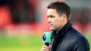 Michael Owen rendido a Diogo Jota: «Intrometeu-se no melhor trio atacante do futebol mundial»