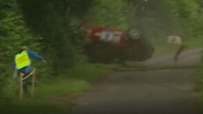 «Lá vai o Ferrari rumo à oficina»: e este nem é o acidente que mais impressiona