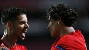 Benfica recupera com 10 e bate recorde com 24.º jogo sem perder em casa na Liga Europa