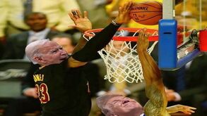 LeBron James reage com humor à vitória de Biden e publica montagem... com 'abafo' a Trump