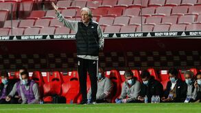 Defesa do Benfica volta a mudar: o onze provável para a receção ao Sp. Braga