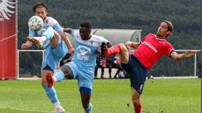 Oliveirense-Estoril: 0-1: Subida ao segundo lugar