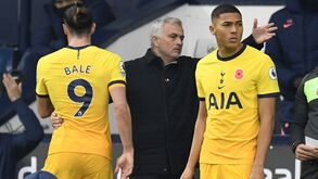 Mourinho puxa por Carlos Vinícius na análise à vitória do Tottenham frente ao WBA