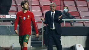 Fernando Santos: «Cristiano Ronaldo, Félix, Jota e Bernardo juntos? Não, só podem jogar três»