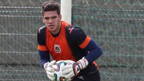 Ederson contratado porque bateu um livre à barra