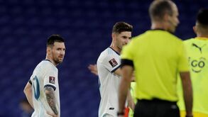 Argentina 'tramada' pelo VAR cede empate face ao Paraguai