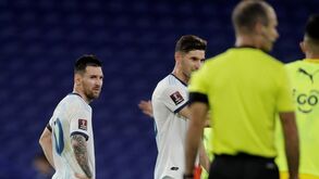 Messi irritado com árbitro no final do jogo da Argentina: «Cagaste-nos em cima duas vezes»