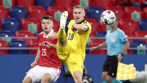 Carl Starfelt desfalca Suécia após testar positivo à Covid-19