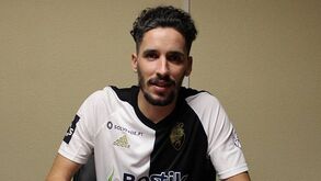 Licá assina a custo zero pelo Farense e já foi oficializado