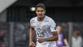 Lucas Veríssimo ansioso por assinar pelo Benfica: «Poder jogar num clube deste nível...»