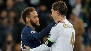 Espanhóis dizem que Neymar ligou a Sergio Ramos para o convencer a ir para o PSG