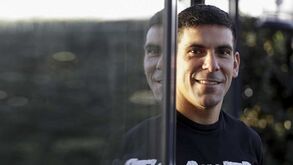O que é feito de Maxi Pereira? Manteve a forma no Padroense e ainda não anunciou o final da carreira