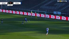 Taremi fez assim o segundo golo do FC Porto diante do Fabril
