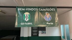 «Bem-vindos, campeões»: a mensagem com que o Fabril recebeu o FC Porto