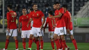 Samaris aproveitou 'bloqueio' e abriu o marcador no Paredes-Benfica