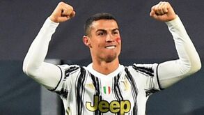 A crónica do Juventus-Cagliari, 2-0: Ronaldo 'caça-recordes' volta a atacar