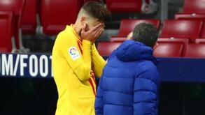 Gerard Piqué com lesões em dois ligamentos do joelho direito