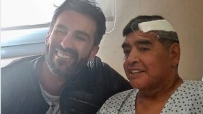 A última fotografia pública de Maradona deu polémica