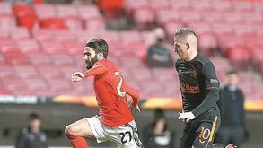 Desafiar a história e tentar passar já: receita do Benfica para a visita ao Rangers